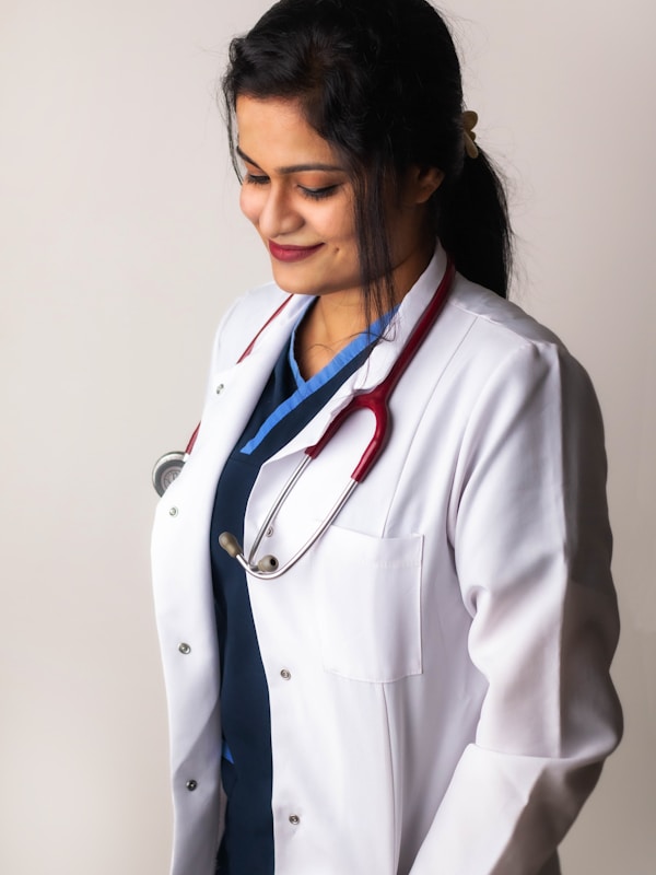 Dr. Sarah Lindström